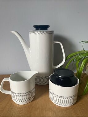 Vintage MCM J&G Meakin Scraffito Ironstone Coffee Pot Sugar Creamer Set